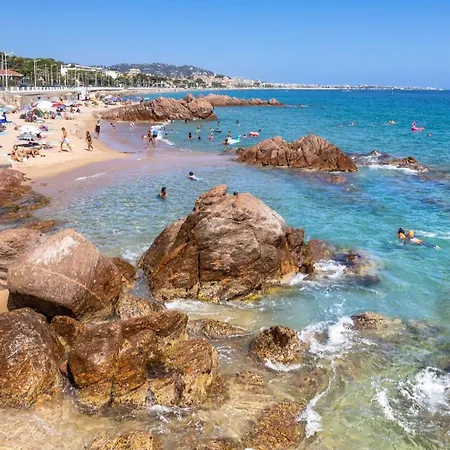 3 Pieces, Proche Et *